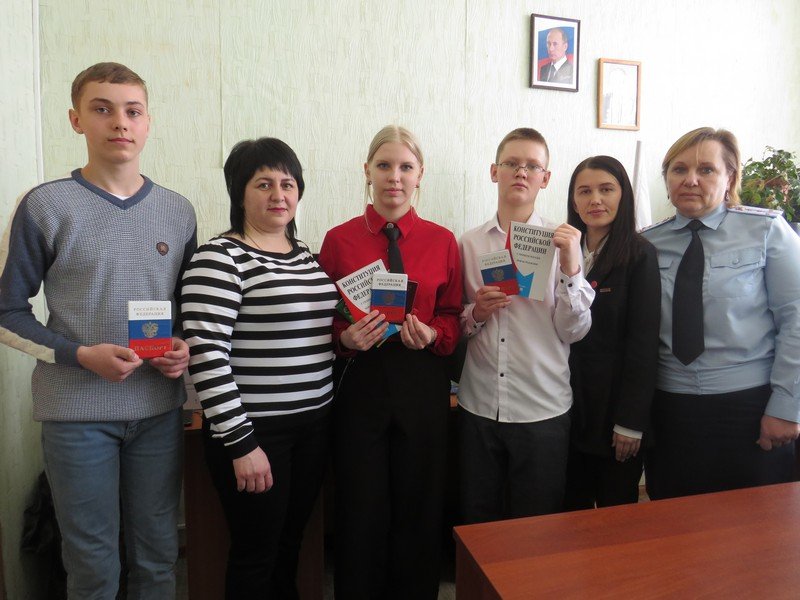 Юным жителям Базарно-Карабулакского района вручили паспорта